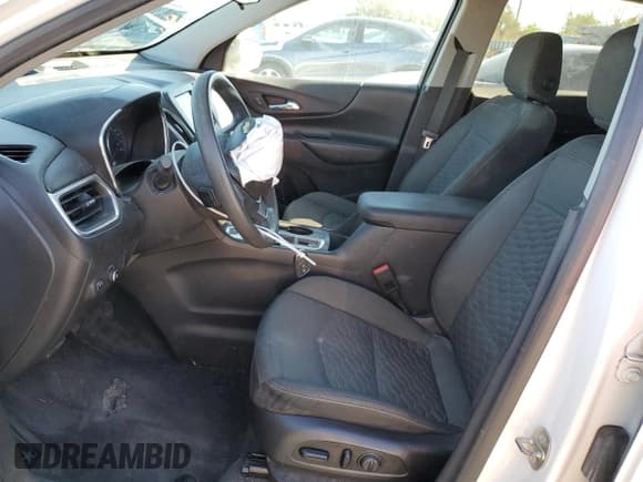 ✅ 2020 Chevrolet Equinox LT • VIN: 3GNAXLEX6LS526919 • Lot: 92576935. Wystawiony na Copart z przebiegiem 127 298 mil. Bezpłatny archiwum sprzedaży aukcyjnych z USA i szczegółowy raport historii pojazdu na DreamBid. Zdjęcie 7.