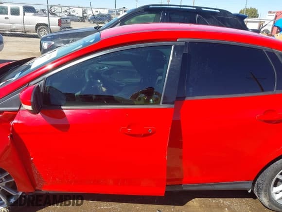 ✅ 2015 Ford Focus SE • VIN: 1FADP3F24FL283927 • Lot: 41755250. Listed on IAAI with Not provided. Free auction sales archive from the USA and detailed vehicle history report at DreamBid. Image 14.