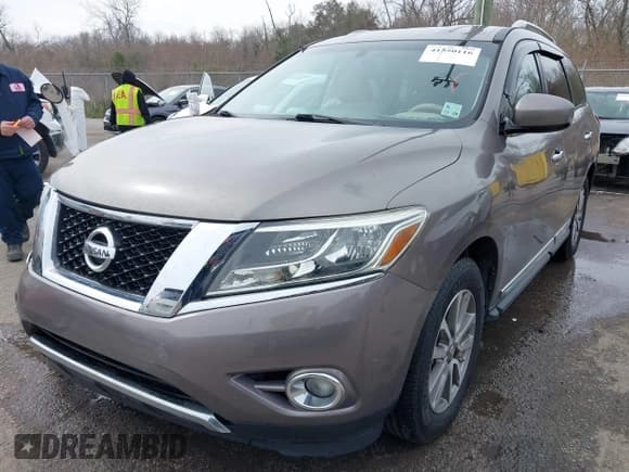 ✅ 2014 Nissan Pathfinder SV • VIN: 5N1AR2MNXEC664870 • Lot: 41550116. Listed on IAAI with 126,076 mi. Free auction sales archive from the USA and detailed vehicle history report at DreamBid. Image 17.