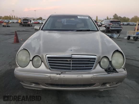 ✅ 2001 Mercedes-Benz E 320 • VIN: WDBJF70J31B293515 • Lot: 79318294. Wystawiony na Copart z przebiegiem Nie podano. Bezpłatny archiwum sprzedaży aukcyjnych z USA i szczegółowy raport historii pojazdu na DreamBid. Zdjęcie 5.