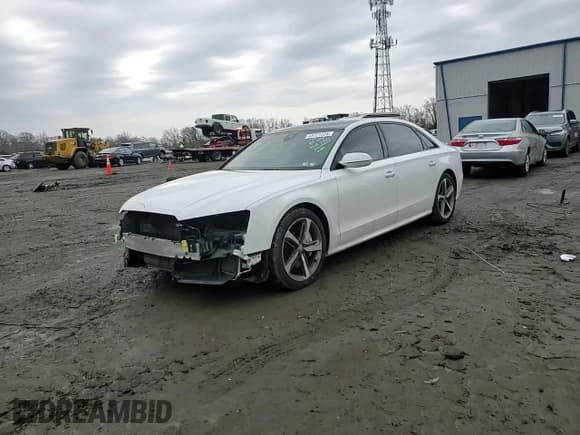 ✅ 2018 Audi A8 • VIN: WAU44AFD9JN000764 • Лот: 43721224. Опубликован ранее на Copart с пробегом 58 686 миль. Бесплатный доступ к архиву аукционных продаж из США и подробный отчёт об истории автомобиля на DreamBid. Изображение 10.