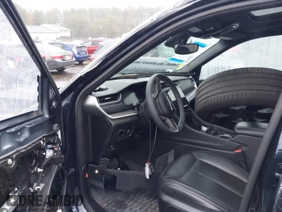 ✅ 2024 Jeep Grand Cherokee Limited • VIN: 1C4RJKBG6R8580864 • Lot: 43373308. Wystawiony na IAAI z przebiegiem 20 112 mil. Bezpłatny archiwum sprzedaży aukcyjnych z USA i szczegółowy raport historii pojazdu na DreamBid. Zdjęcie 5.