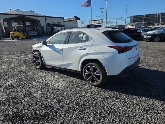 ✅ 2023 Lexus UX 250h Premium • VIN: JTHP9JBH5P2067865 • Lot: 48177135. Listed on Copart with 26,139 mi. Free auction sales archive from the USA and detailed vehicle history report at DreamBid. Image 2.