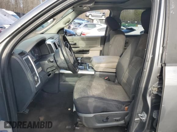 ✅ 2010 Dodge 1500 SLT • VIN: 1D7RV1GTXAS173809 • Lot: 87373424. Wystawiony na Copart z przebiegiem Nie podano. Bezpłatny archiwum sprzedaży aukcyjnych z USA i szczegółowy raport historii pojazdu na DreamBid. Zdjęcie 7.