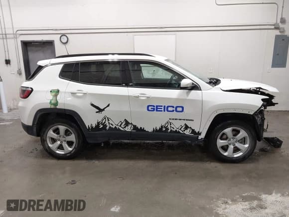 ✅ 2020 Jeep Compass Latitude • VIN: 3C4NJDBB9LT192597 • Lot: 43445567. Wystawiony na IAAI z przebiegiem 19 918 mil. Bezpłatny archiwum sprzedaży aukcyjnych z USA i szczegółowy raport historii pojazdu na DreamBid. Zdjęcie 14.