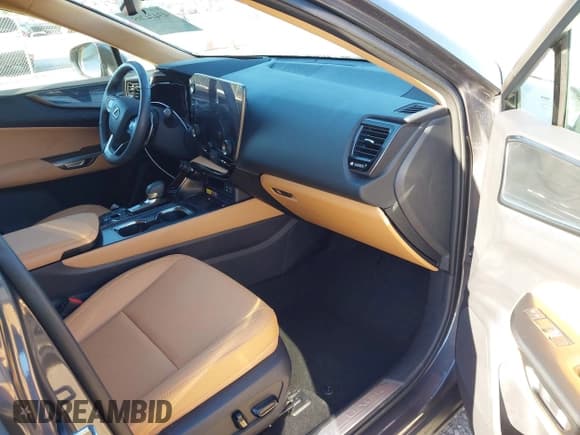 ✅ 2024 Lexus NX 350 Premium • VIN: 2T2GGCEZXRC051104 • Лот: 43424705. Опубликован ранее на IAAI с пробегом 7 444 миль. Бесплатный доступ к архиву аукционных продаж из США и подробный отчёт об истории автомобиля на DreamBid. Изображение 5.