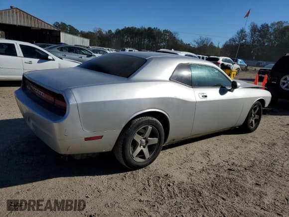 ✅ 2010 Dodge Challenger SE • VIN: 2B3CJ4DV0AH313152 • Lot: 86220734. Wystawiony na Copart z przebiegiem 189 942 mil. Bezpłatny archiwum sprzedaży aukcyjnych z USA i szczegółowy raport historii pojazdu na DreamBid. Zdjęcie 3.