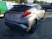 ✅ 2018 Toyota C-HR XLE • VIN: NMTKHMBX1JR015400 • Lot: 43336797. Wystawiony na IAAI z przebiegiem 31 945 mil. Bezpłatny archiwum sprzedaży aukcyjnych z USA i szczegółowy raport historii pojazdu na DreamBid. Zdjęcie 4.