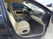 ✅ 2014 Lincoln MKS • VIN: 1LNHL9DK8EG607672 • Lot: 42270389. Wystawiony na IAAI z przebiegiem 160 785 mil. Bezpłatny archiwum sprzedaży aukcyjnych z USA i szczegółowy raport historii pojazdu na DreamBid. Zdjęcie 5.