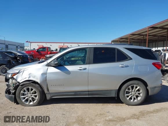 ✅ 2021 Chevrolet Equinox LS • VIN: 3GNAXHEV1MS108880 • Lot: 43571000. Listed on IAAI with 157,117 mi. Free auction sales archive from the USA and detailed vehicle history report at DreamBid. Image 14.