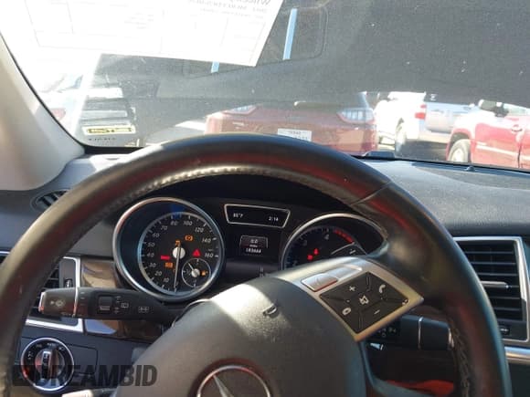 ✅ 2014 Mercedes-Benz M 350 • VIN: 4JGDA2EB0EA286014 • Lot: 43904875. Wystawiony na IAAI z przebiegiem 183 664 mil. Bezpłatny archiwum sprzedaży aukcyjnych z USA i szczegółowy raport historii pojazdu na DreamBid. Zdjęcie 7.