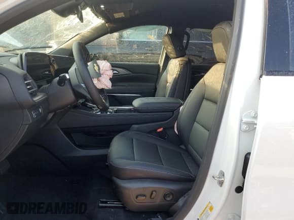 ✅ 2026 Chevrolet Traverse FWD LT • VIN: 1GNERGKS0TJ131714 • Lot: 81644775. Wystawiony na Copart z przebiegiem 1 711 mil. Bezpłatny archiwum sprzedaży aukcyjnych z USA i szczegółowy raport historii pojazdu na DreamBid. Zdjęcie 7.