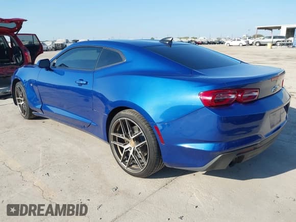 ✅ 2021 Chevrolet Camaro 1LS • VIN: 1G1FB1RX5M0143096 • Лот: 43467154. Опубликован ранее на IAAI с пробегом 162 053 миль. Бесплатный доступ к архиву аукционных продаж из США и подробный отчёт об истории автомобиля на DreamBid. Изображение 3.