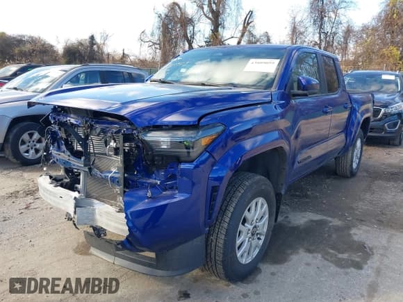 ✅ 2024 Toyota Tacoma SR5 • VIN: 3TMLB5JNXRM009104 • Lot: 43809059. Wystawiony na IAAI z przebiegiem 7 724 mil. Bezpłatny archiwum sprzedaży aukcyjnych z USA i szczegółowy raport historii pojazdu na DreamBid. Zdjęcie 20.