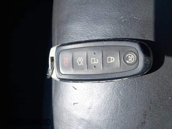 ✅ 2018 Ford Escape Titanium • VIN: 1FMCU9J9XJUA58366 • Lot: 42941884. Listed on IAAI with 157,052 mi. Free auction sales archive from the USA and detailed vehicle history report at DreamBid. Image 11.