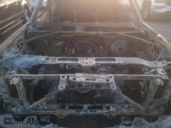 ✅ 2015 Chevrolet Silverado 1500 High Country • VIN: 3GCUKTEC7FG277605 • Лот: 80631865. Опубликован ранее на Copart с пробегом Не указан. Бесплатный доступ к архиву аукционных продаж из США и подробный отчёт об истории автомобиля на DreamBid. Изображение 11.