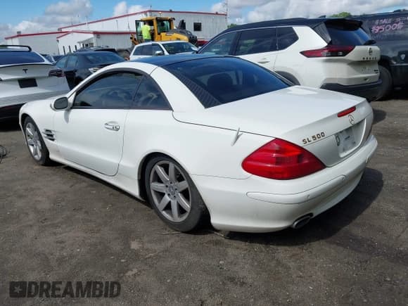 ✅ 2003 Mercedes-Benz SL 500 • VIN: WDBSK75F73F045221 • Lot: 42250517. Listed on IAAI with 103,803 mi. Free auction sales archive from the USA and detailed vehicle history report at DreamBid. Image 3.