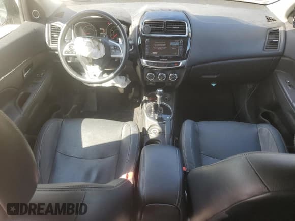 ✅ 2015 Mitsubishi Outlander SE • VIN: 4A4AR4AU7FE008152 • Lot: 84024245. Listed on Copart with 106,053 mi. Free auction sales archive from the USA and detailed vehicle history report at DreamBid. Image 8.