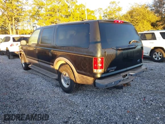 ✅ 2002 Ford Excursion Limited • VIN: 1FMNU42S22EB18472 • Lot: 43856955. Listed on IAAI with 122,353 mi. Free auction sales archive from the USA and detailed vehicle history report at DreamBid. Image 3.