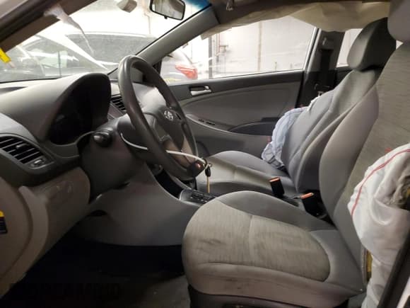 ✅ 2017 Hyundai Accent SE • VIN: KMHCT5AE3HU307058 • Лот: 74115373. Опубликован ранее на Copart с пробегом 82 070 миль. Бесплатный доступ к архиву аукционных продаж из США и подробный отчёт об истории автомобиля на DreamBid. Изображение 7.