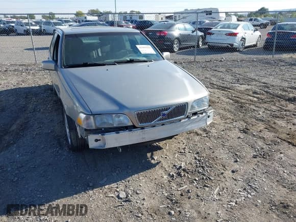 ✅ 1999 Volvo S70 • VIN: YV1LS56D7X1592834 • Лот: 43292325. Опубликован ранее на IAAI с пробегом 144 853 миль. Бесплатный доступ к архиву аукционных продаж из США и подробный отчёт об истории автомобиля на DreamBid. Изображение 13.