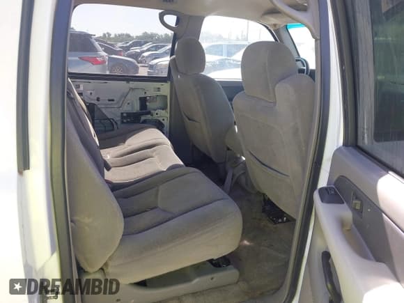 ✅ 2003 Chevrolet Suburban LS • VIN: 3GNEC16Z13G336322 • Лот: 42832488. Опубликован ранее на IAAI с пробегом 272 201 миль. Бесплатный доступ к архиву аукционных продаж из США и подробный отчёт об истории автомобиля на DreamBid. Изображение 8.