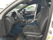 ✅ 2022 Volvo C40 Ultimate • VIN: YV4ED3GB2N2009536 • Lot: 61553835. Wystawiony na Copart z przebiegiem 19 868 mil. Bezpłatny archiwum sprzedaży aukcyjnych z USA i szczegółowy raport historii pojazdu na DreamBid. Zdjęcie 7.