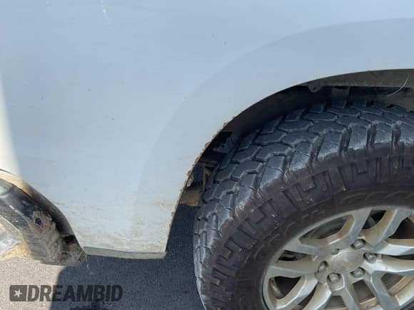 2020 Chevrolet Silverado 1500 Work Truck z VIN 1GCRYAEF1LZ101597, wystawiony jako IAAI lot #43064825 z przebiegiem 97 113 mil mil oraz . Historia ofert i sprzedaży dostępna na DreamBid. Obrazek 1.