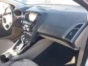 ✅ 2013 Ford Focus Electric • VIN: 1FADP3R46DL254715 • Лот: 43699094. Опубликован ранее на IAAI с пробегом 58 848 миль. Бесплатный доступ к архиву аукционных продаж из США и подробный отчёт об истории автомобиля на DreamBid. Изображение 5.