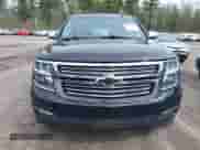 2020 Chevrolet Tahoe Premier z VIN 1GNSKCKJ4LR126699, wystawiony jako IAAI lot #39217949 z przebiegiem 83 245 mil mil oraz . Historia ofert i sprzedaży dostępna na DreamBid. Obrazek 13.