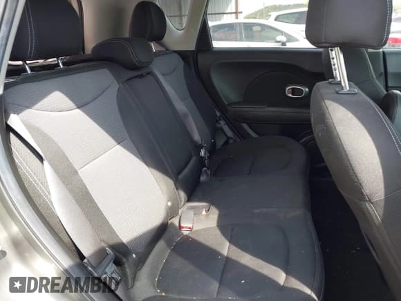 ✅ 2017 Kia Soul + • VIN: KNDJP3A54H7411027 • Lot: 43134180. Wystawiony na IAAI z przebiegiem 110 040 mil. Bezpłatny archiwum sprzedaży aukcyjnych z USA i szczegółowy raport historii pojazdu na DreamBid. Zdjęcie 8.