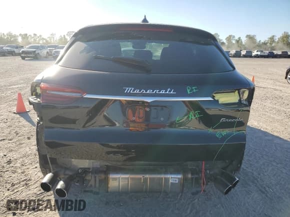 ✅ 2023 Maserati Grecale GT • VIN: ZN682AVA4P7438749 • Лот: 80856314. Опубликован ранее на Copart с пробегом 11 000 миль. Бесплатный доступ к архиву аукционных продаж из США и подробный отчёт об истории автомобиля на DreamBid. Изображение 6.