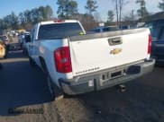 ✅ 2007 Chevrolet Silverado 2500HD 1LT • VIN: 1GCHC23K97F566426 • Lot: 43831242. Wystawiony na IAAI z przebiegiem 249 118 mil. Bezpłatny archiwum sprzedaży aukcyjnych z USA i szczegółowy raport historii pojazdu na DreamBid. Zdjęcie 3.