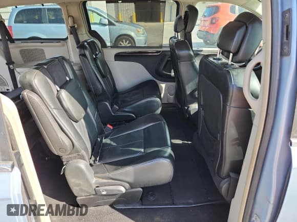 ✅ 2013 Chrysler Town & Country Limited • VIN: 2C4RC1GG9DR589732 • Lot: 70097055. Wystawiony na Copart z przebiegiem 461 098 mil. Bezpłatny archiwum sprzedaży aukcyjnych z USA i szczegółowy raport historii pojazdu na DreamBid. Zdjęcie 11.