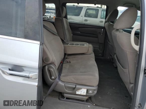 ✅ 2016 Honda Odyssey EX • VIN: 5FNRL5H44GB150773 • Lot: 71925875. Listed on Copart with 171,911 mi. Free auction sales archive from the USA and detailed vehicle history report at DreamBid. Image 11.