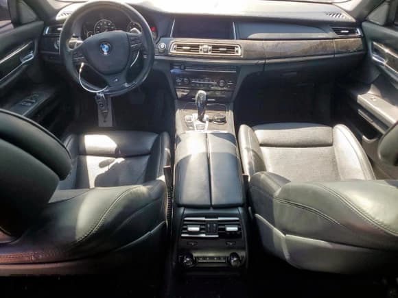 ✅ 2014 BMW 7 Series 750i • VIN: WBAYA8C51ED228303 • Lot: 50027605. Wystawiony na Copart z przebiegiem 91 419 mil. Bezpłatny archiwum sprzedaży aukcyjnych z USA i szczegółowy raport historii pojazdu na DreamBid. Zdjęcie 8.