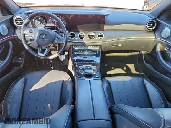 ✅ 2017 Mercedes-Benz E 300 Luxury • VIN: WDDZF4JBXHA061378 • Lot: 94575135. Listed on Copart with 60,658 mi. Free auction sales archive from the USA and detailed vehicle history report at DreamBid. Image 8.