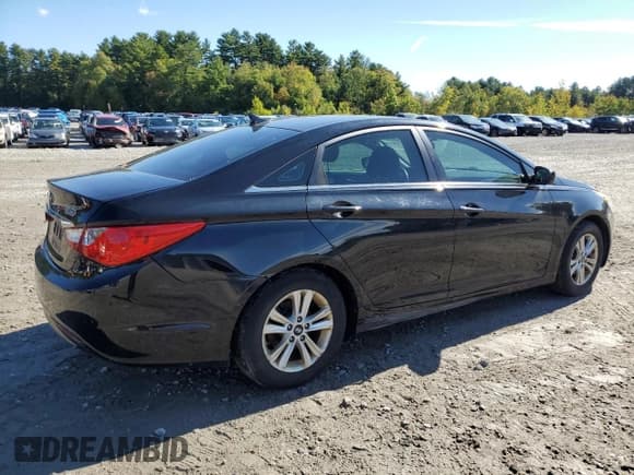 ✅ 2011 Hyundai Sonata GLS • VIN: 5NPEB4AC9BH300397 • Lot: 73429244. Listed on Copart with 215,660 mi. Free auction sales archive from the USA and detailed vehicle history report at DreamBid. Image 3.