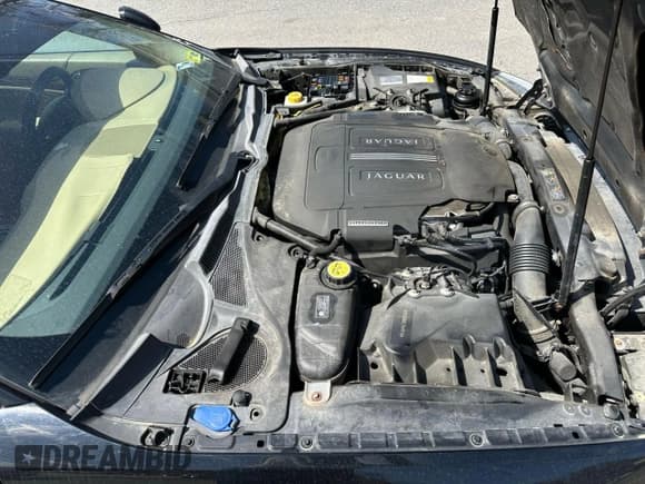 ✅ 2011 Jaguar XK XKR • VIN: SAJWA4DC3BMB39168 • Lot: 53472345. Listed on Copart with 85,876 mi. Free auction sales archive from the USA and detailed vehicle history report at DreamBid. Image 9.