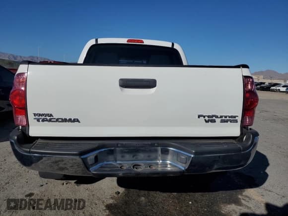 ✅ 2007 Toyota Tacoma PreRunner • VIN: 5TEJU62N87Z411919 • Lot: 90911575. Listed on Copart with 111,809 mi. Free auction sales archive from the USA and detailed vehicle history report at DreamBid. Image 6.