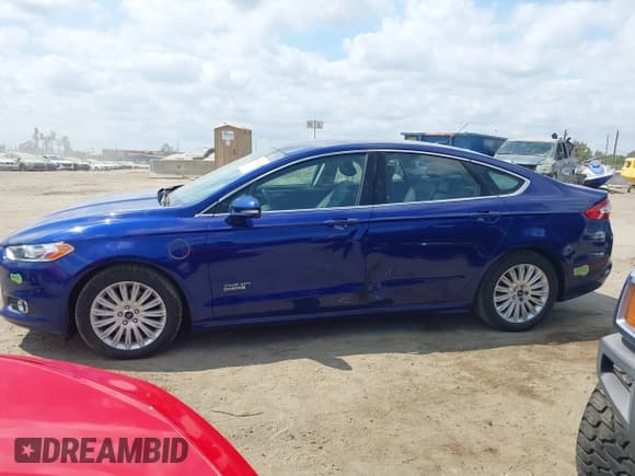 ✅ 2016 Ford Fusion SE Luxury • VIN: 3FA6P0PU5GR172295 • Lot: 43189254. Wystawiony na IAAI z przebiegiem 117 285 mil. Bezpłatny archiwum sprzedaży aukcyjnych z USA i szczegółowy raport historii pojazdu na DreamBid. Zdjęcie 14.