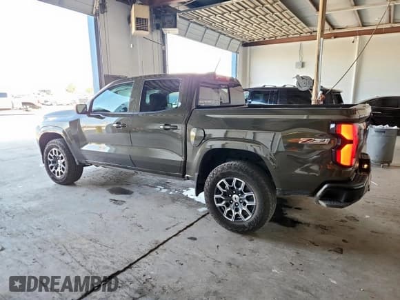 ✅ 2024 Chevrolet Colorado 4WD Z71 • VIN: 1GCPTDEKXR1214704 • Лот: 81501685. Опубликован ранее на Copart с пробегом 29 231 миль. Бесплатный доступ к архиву аукционных продаж из США и подробный отчёт об истории автомобиля на DreamBid. Изображение 2.
