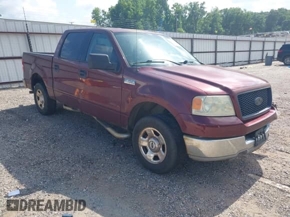 ✅ 2004 Ford F-150 XLT • VIN: 1FTRW12W54KB15815 • Lot: 42548663. Wystawiony na IAAI z przebiegiem 261 600 mil. Bezpłatny archiwum sprzedaży aukcyjnych z USA i szczegółowy raport historii pojazdu na DreamBid. Zdjęcie 1.