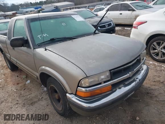 ✅ 2000 Chevrolet S-10 LS Xtreme • VIN: 1GCCS19WXY8294864 • Лот: 41399702. Опубликован ранее на IAAI с пробегом 209 091 миль. Бесплатный доступ к архиву аукционных продаж из США и подробный отчёт об истории автомобиля на DreamBid. Изображение 1.