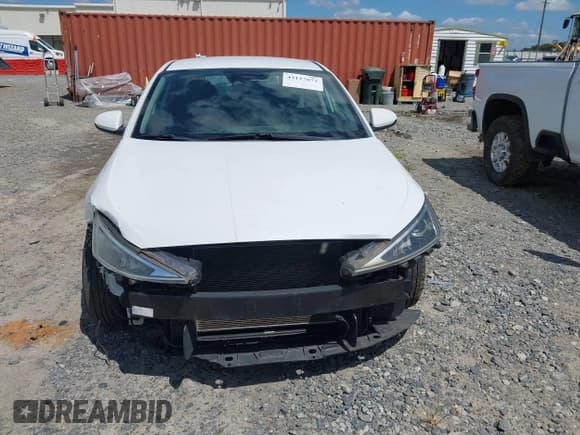 ✅ 2020 Hyundai Elantra SE • VIN: 5NPD74LF8LH541549 • Lot: 43127672. Listed on IAAI with 94,779 mi. Free auction sales archive from the USA and detailed vehicle history report at DreamBid. Image 12.