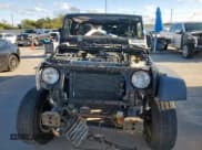 ✅ 2018 Jeep Wrangler Unlimited Freedom • VIN: 1C4BJWDG5JL896067 • Lot: 90419545. Wystawiony na Copart z przebiegiem 60 941 mil. Bezpłatny archiwum sprzedaży aukcyjnych z USA i szczegółowy raport historii pojazdu na DreamBid. Zdjęcie 5.