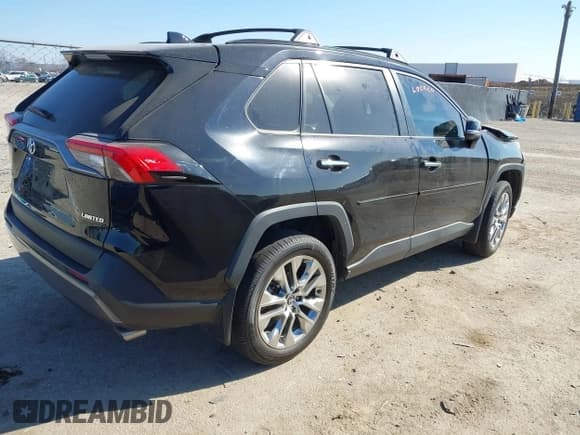 ✅ 2021 Toyota RAV4 Limited • VIN: 2T3Y1RFVXMW172464 • Lot: 41588157. Listed on IAAI with 42,657 mi. Free auction sales archive from the USA and detailed vehicle history report at DreamBid. Image 4.