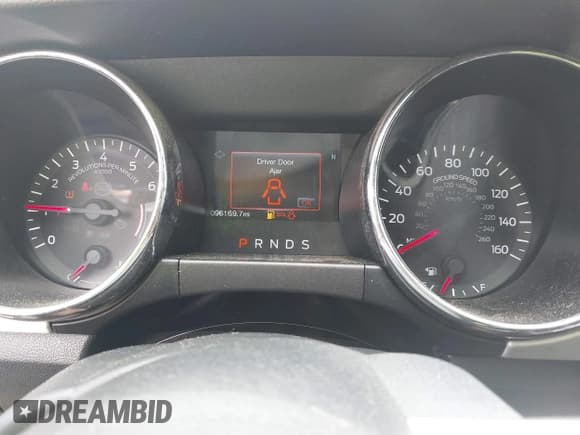 ✅ 2017 Ford Mustang GT • VIN: 1FA6P8CF9H5210203 • Lot: 42764857. Wystawiony na IAAI z przebiegiem 96 169 mil. Bezpłatny archiwum sprzedaży aukcyjnych z USA i szczegółowy raport historii pojazdu na DreamBid. Zdjęcie 7.