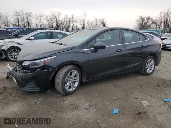 ✅ 2019 Chevrolet Cruze LT • VIN: 1G1BE5SM3K7144667 • Lot: 73047282. Listed on Copart with 61,801 mi. Free auction sales archive from the USA and detailed vehicle history report at DreamBid. Image 1.