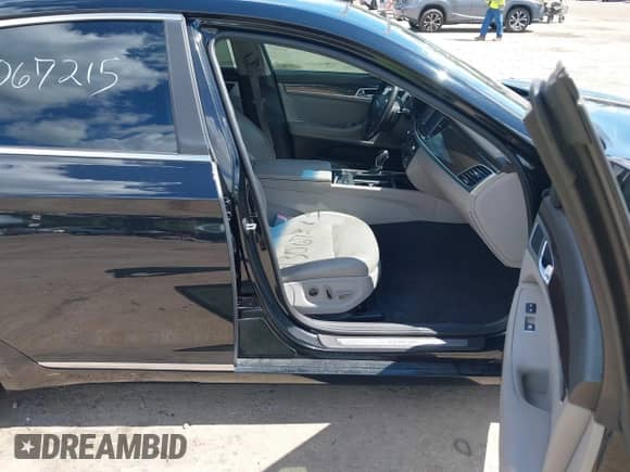 ✅ 2016 Hyundai Genesis 3.8L • VIN: KMHGN4JEXGU125443 • Lot: 43067215. Wystawiony na IAAI z przebiegiem 72 223 mil. Bezpłatny archiwum sprzedaży aukcyjnych z USA i szczegółowy raport historii pojazdu na DreamBid. Zdjęcie 5.